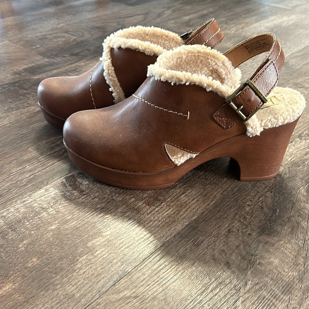 B.O.C by born women’s clogs - Picture 2 of 5